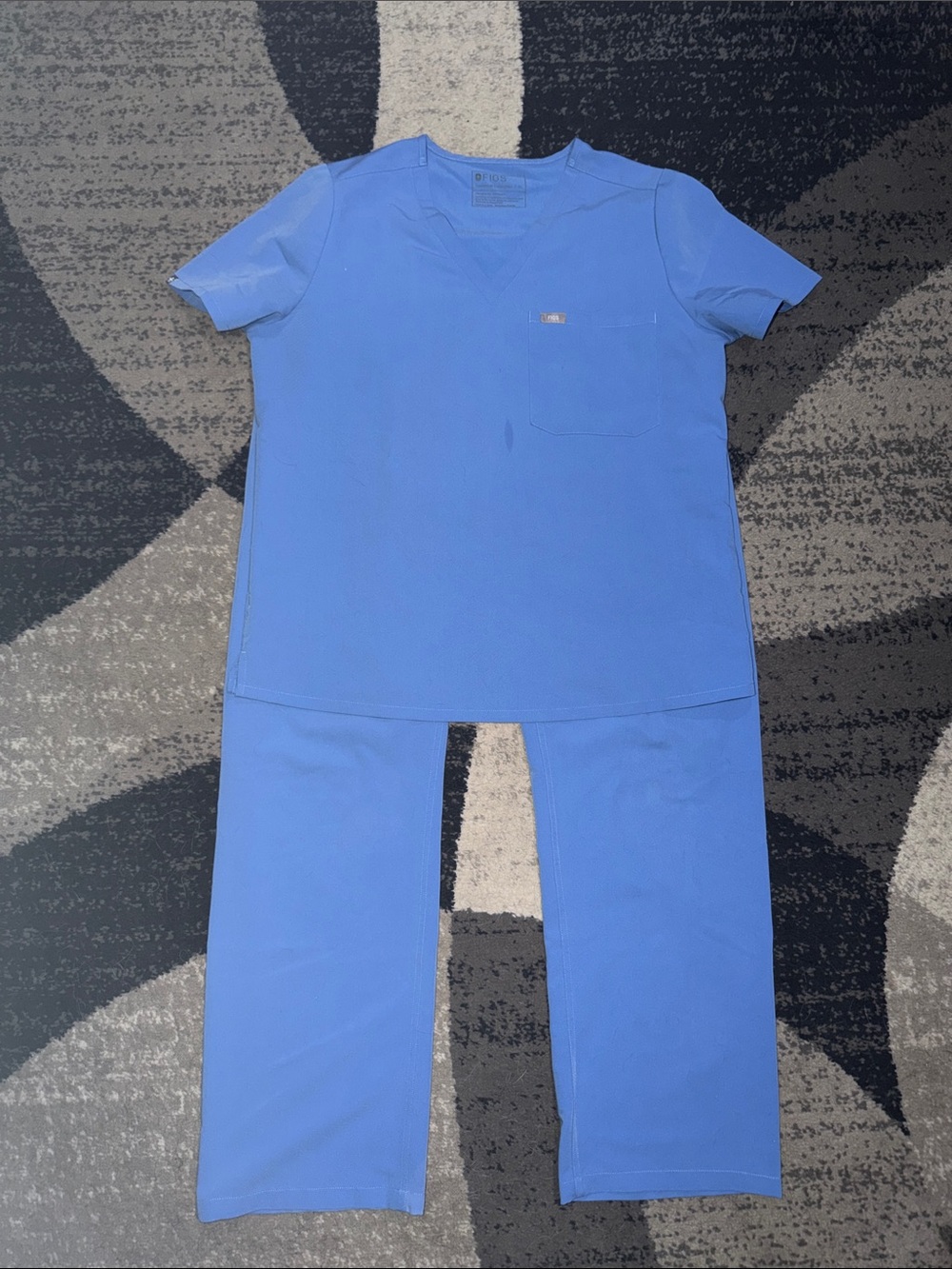 Figs Women’s Scrub Set: Cataria Scrub Top Livingston High-Rise Straight Leg
